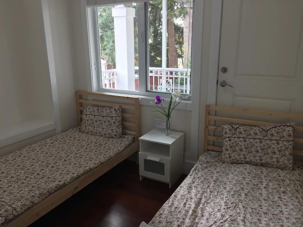 Oakridge Mall Station House Hotel Vancouver Canada