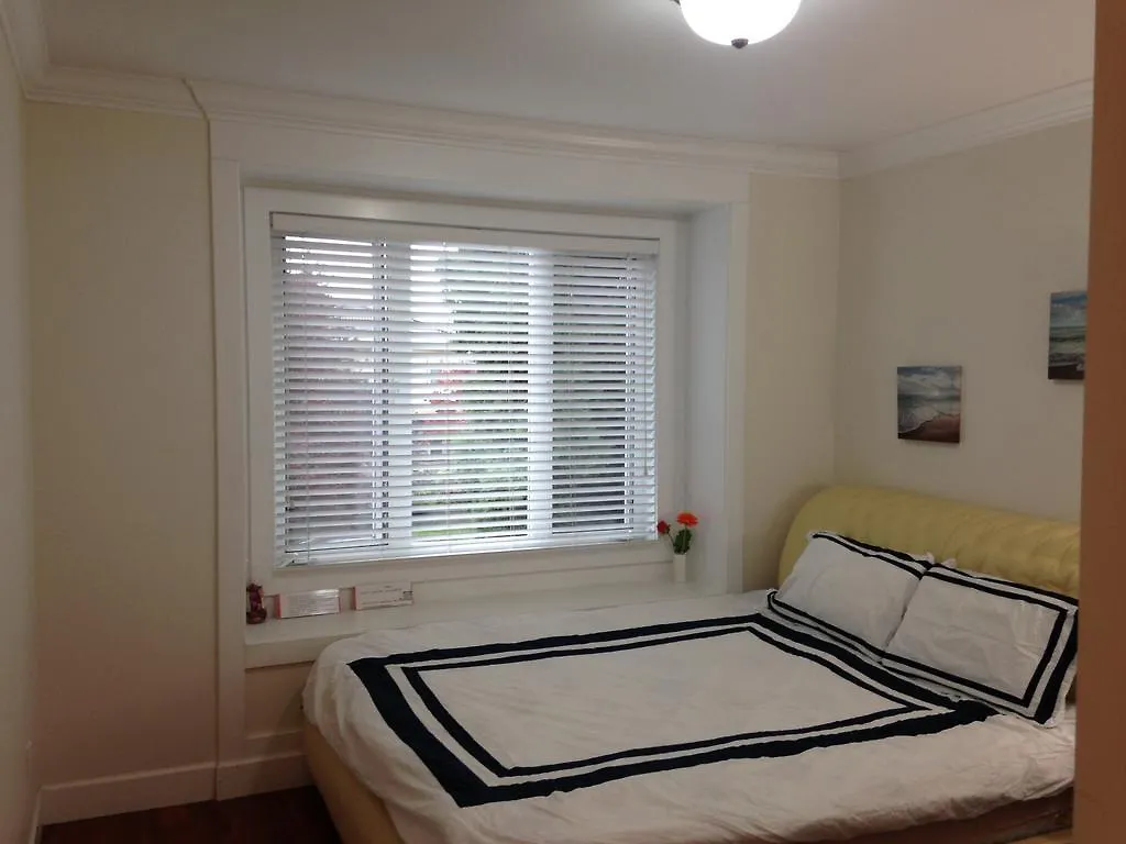 Oakridge Mall Station House Hotel Vancouver Guest house