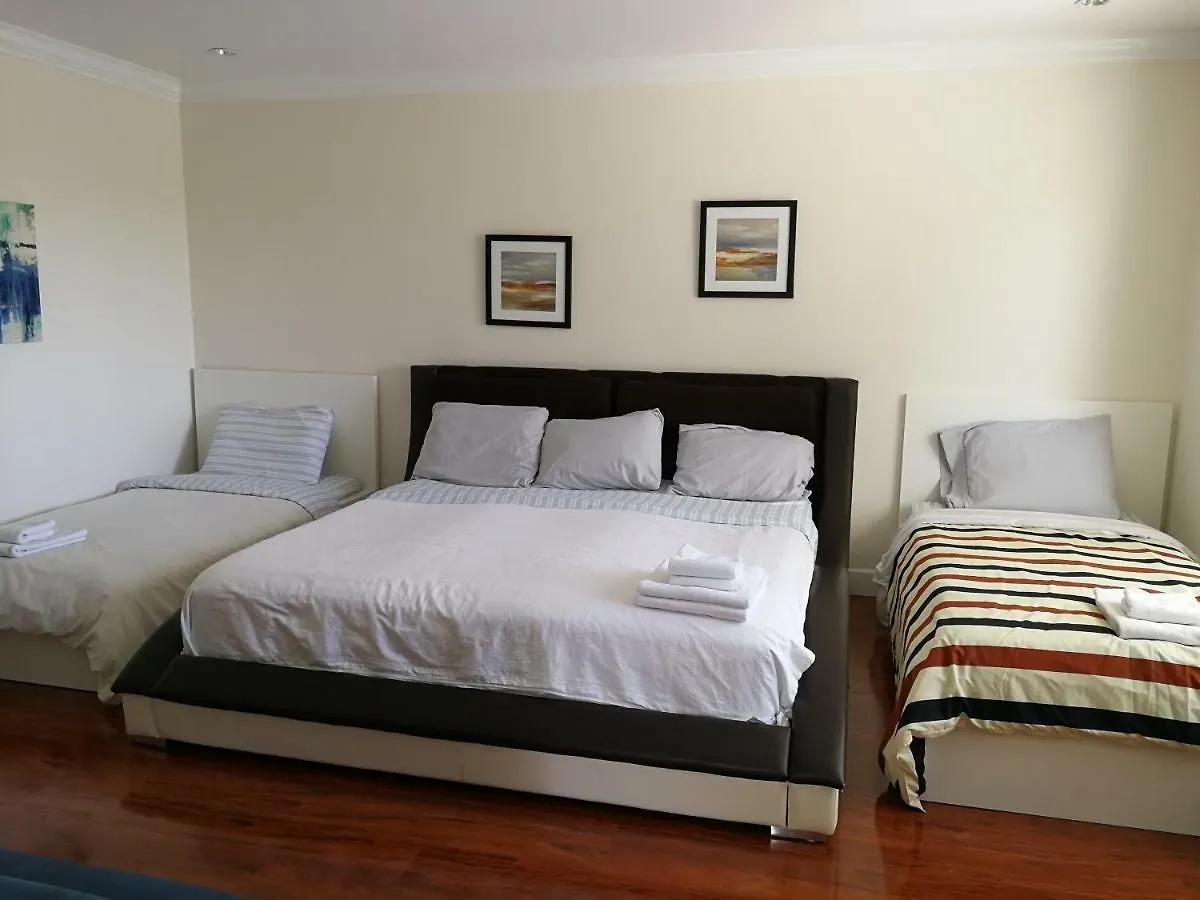 Oakridge Mall Station House Hotel Vancouver 0*,  Canada
