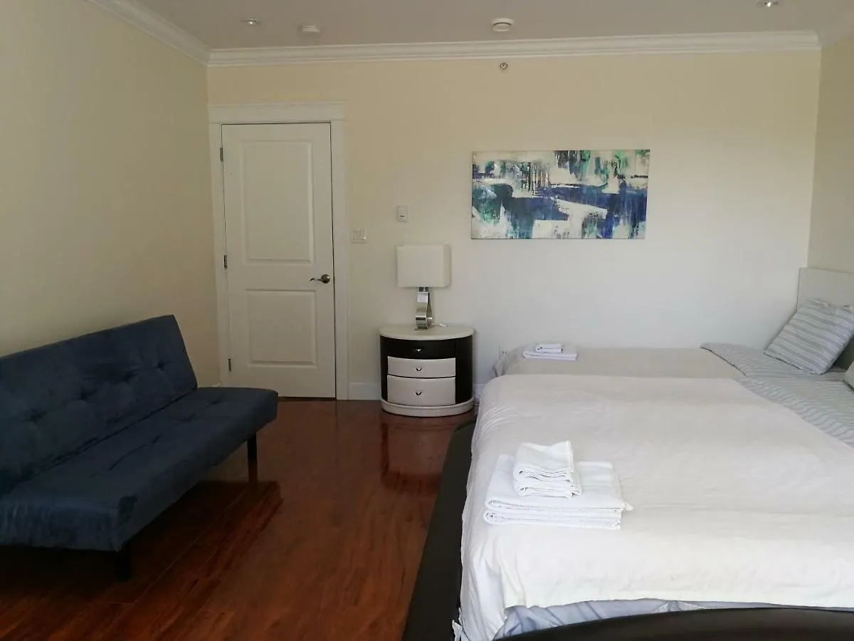 Guest house Oakridge Mall Station House Hotel Vancouver Canada