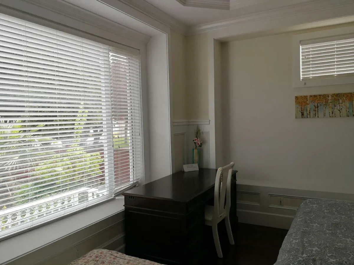 Oakridge Mall Station House Hotel Vancouver 0*,  Canada